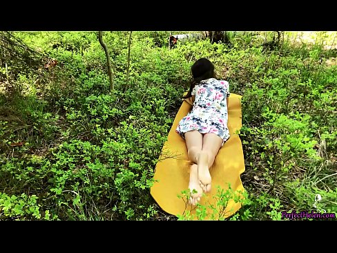 ❤️ Estranho na Tinder Masturba-se Meu Rato e Fode Apaixonadamente na Floresta ❌ Porno em nós