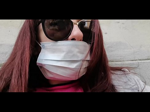 ❤️ Nicoletta se vinga de seu vizinho e faz xixi em sua garagem (Especial Covid19 Quarentena Italiana) ❌ Porno em nós