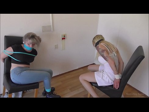 ❤️ Viciado / amarrado e amordaçado / donzela em apuros ❌ Porno em nós