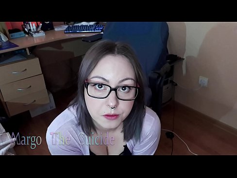 ❤️ Garota Sexy com Dildo de Óculos Chupa Profundamente na Câmera ❌ Porno em nós